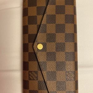Louis Vuitton Sarah wallet